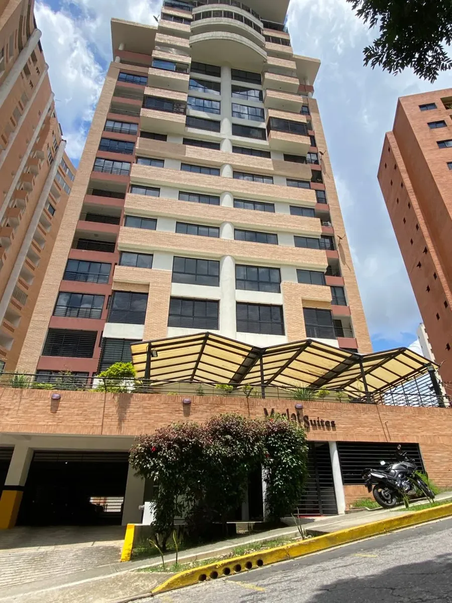 Edificio moderno en Venezuela representando el mercado inmobiliario actual