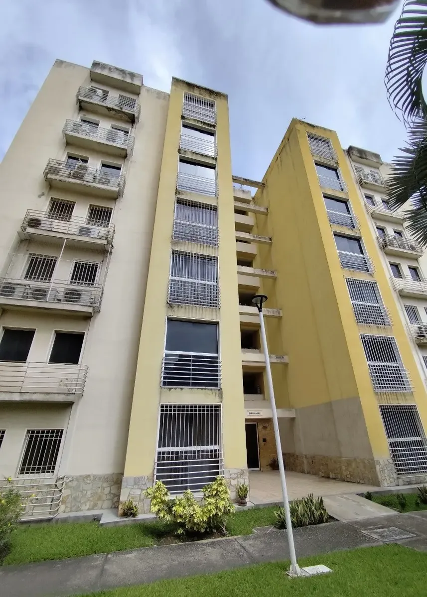 Departamento en alquiler bajo precio de mercado en Maracay
