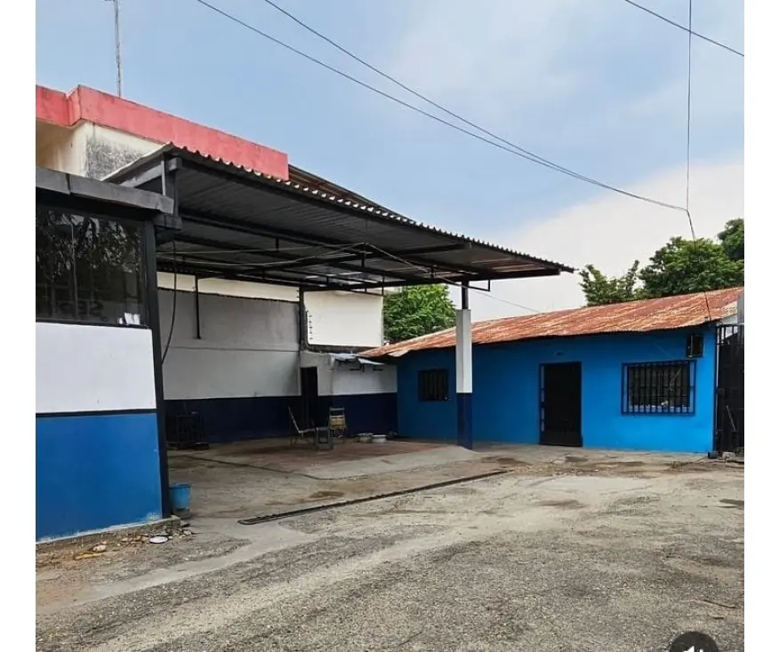 Almacén en venta en Av. Cruz Paredes, Barinas