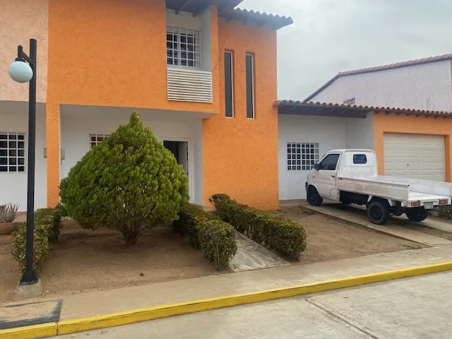 Townhouse en Porlamar, Nueva Esparta - USD 120,000